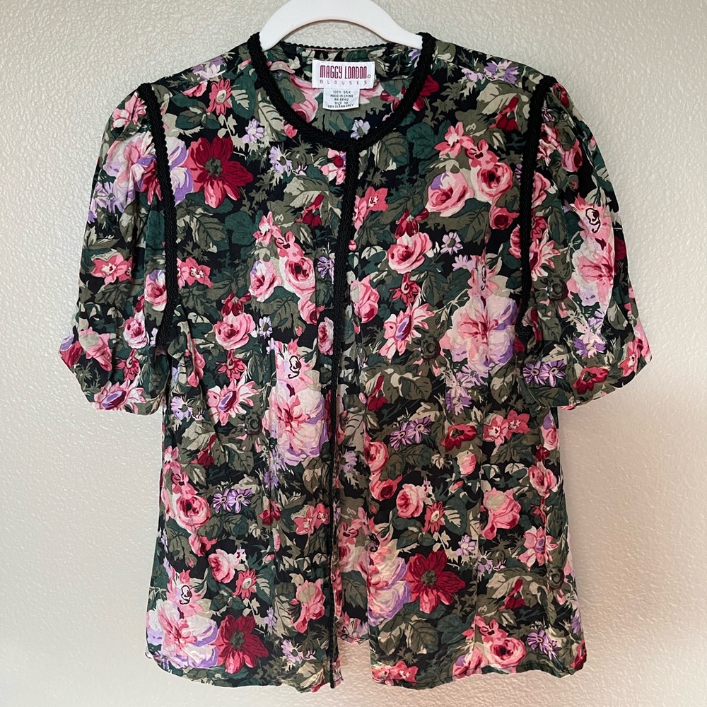 Silk floral Maggy London blouse